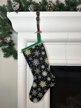 Load image into Gallery viewer, Crown Royal: Premium: Mixed Drink: Black and Green