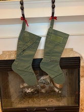 Load image into Gallery viewer, Pair of socks: Tree tops