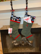 Load image into Gallery viewer, Pair of socks: Fast jets and fun!